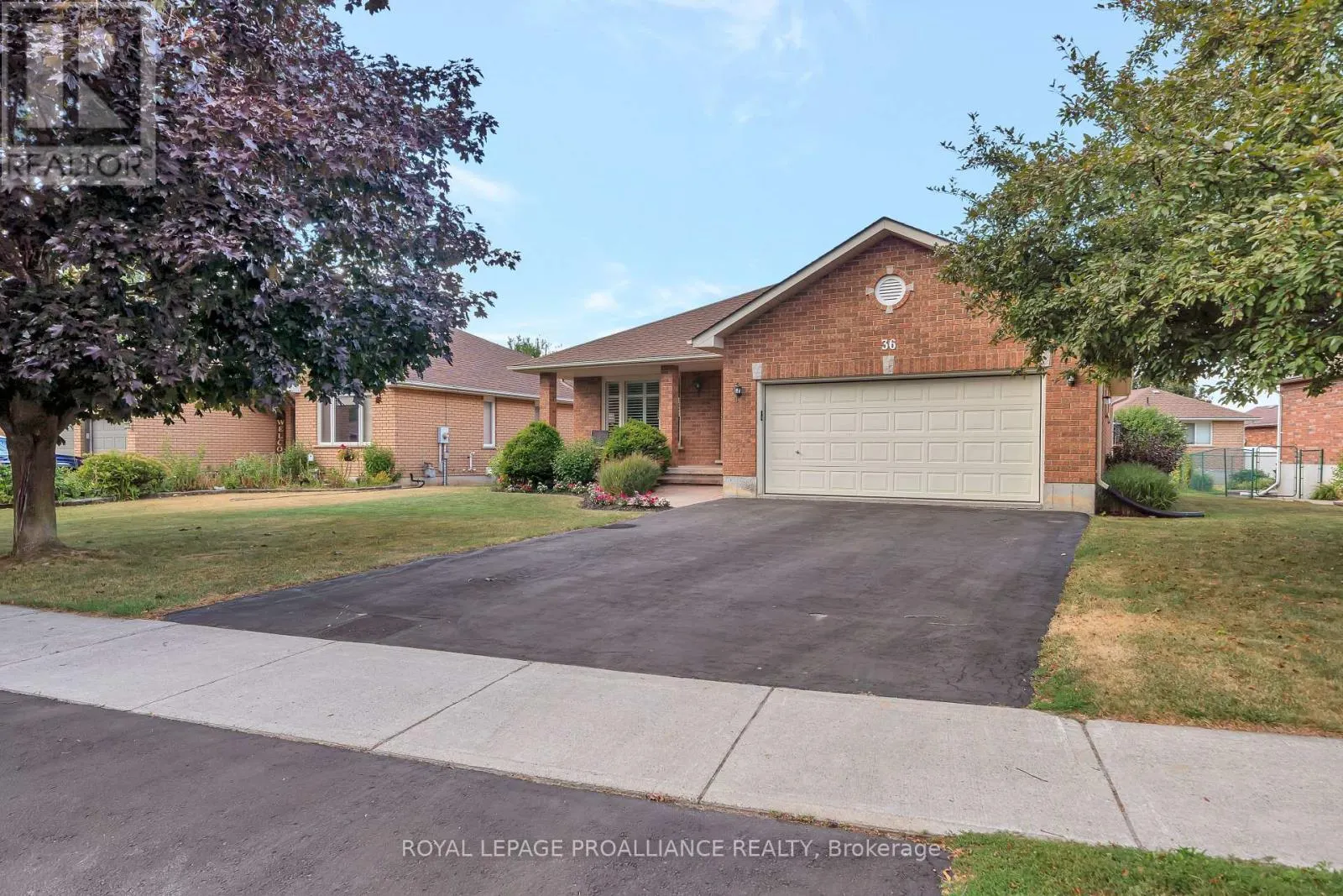 36 OAK RIDGE BOULEVARD