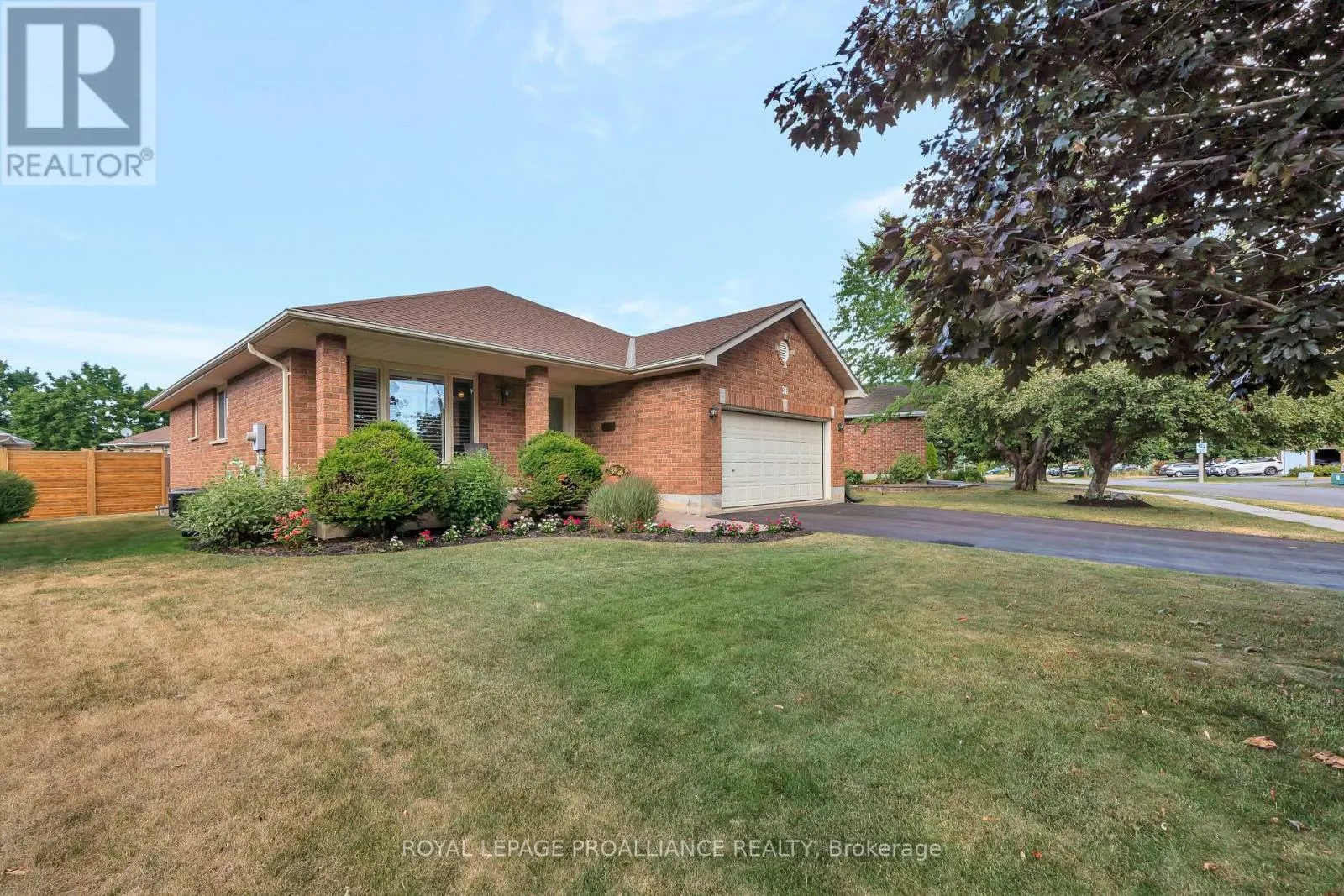 36 OAK RIDGE BOULEVARD