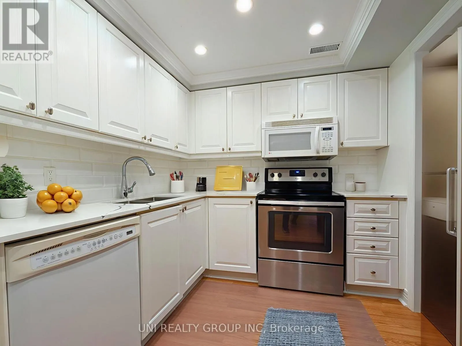 109 - 959 NORTH RIVER ROAD