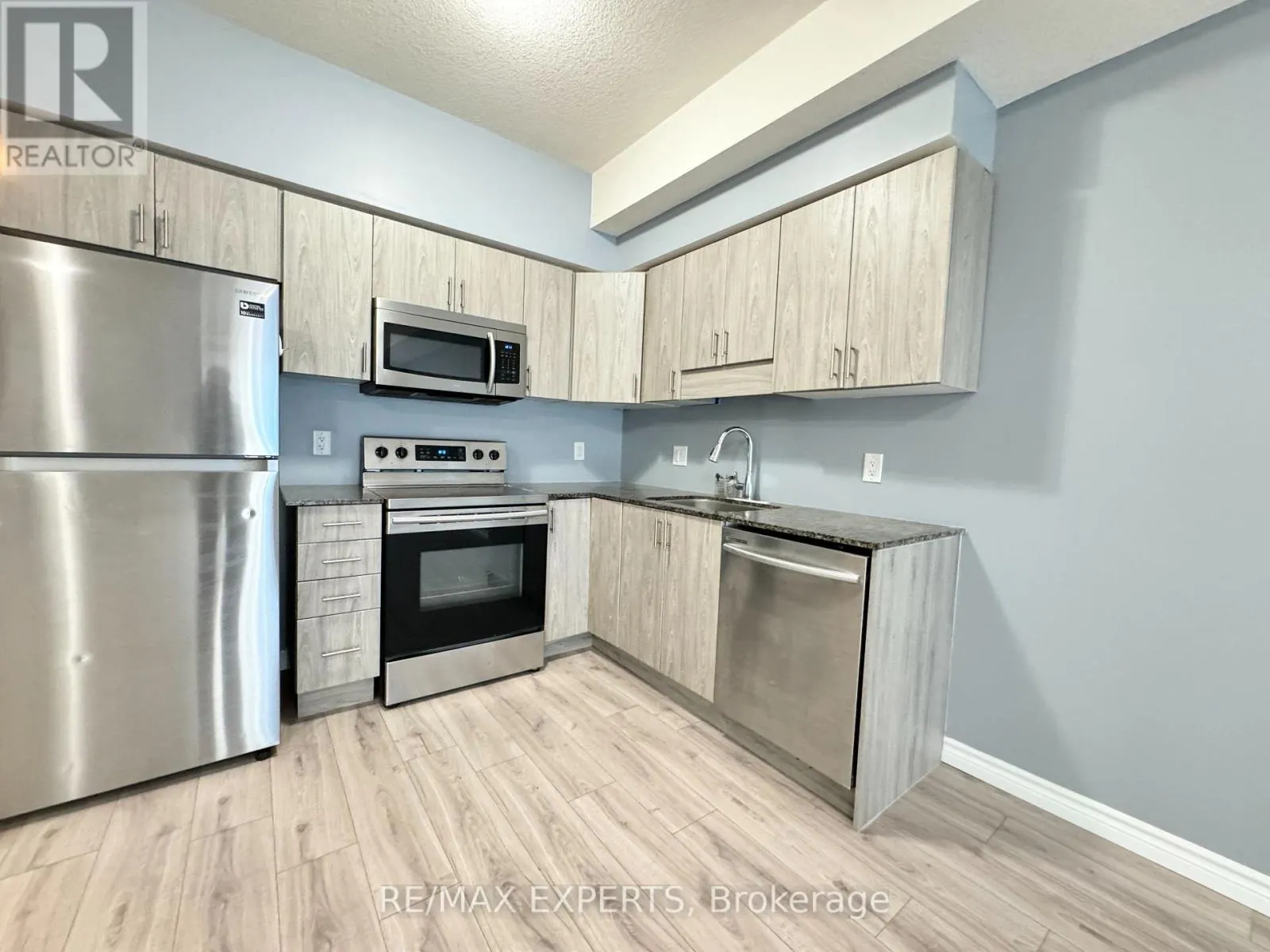33A - 1430 HIGHLAND ROAD