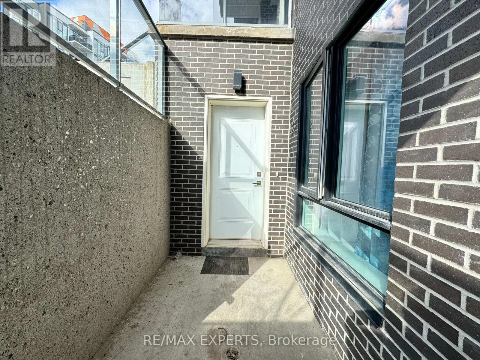33A - 1430 HIGHLAND ROAD