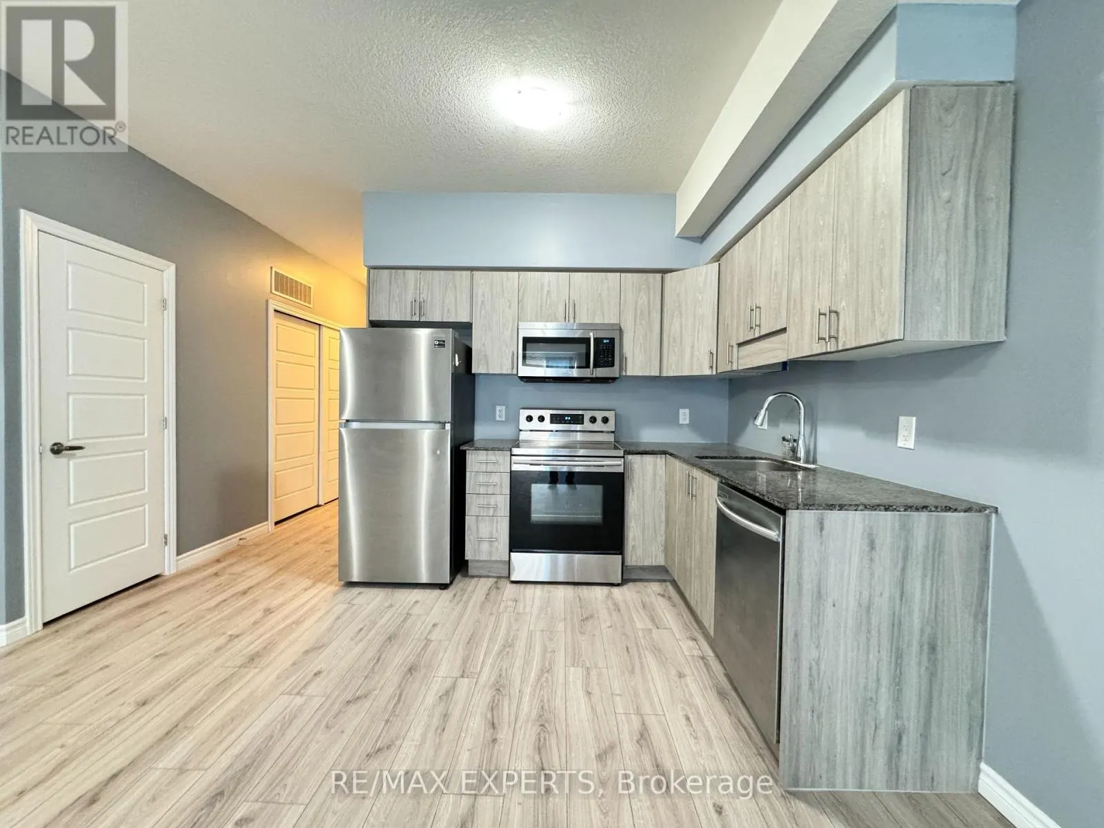 33A - 1430 HIGHLAND ROAD