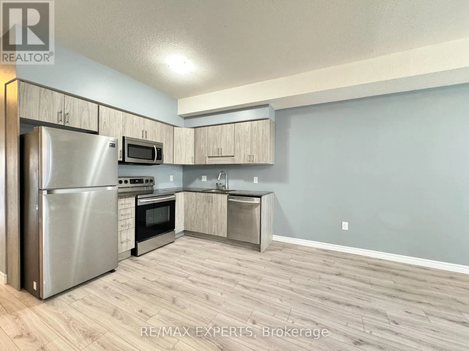 33A - 1430 HIGHLAND ROAD