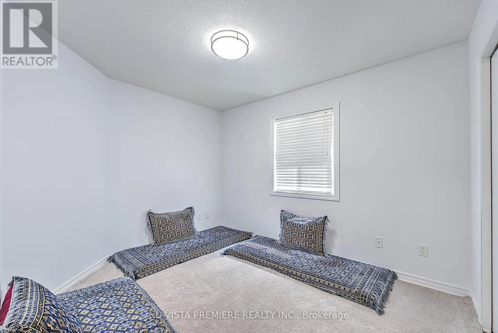 1046 CROSSCREEK CRESCENT