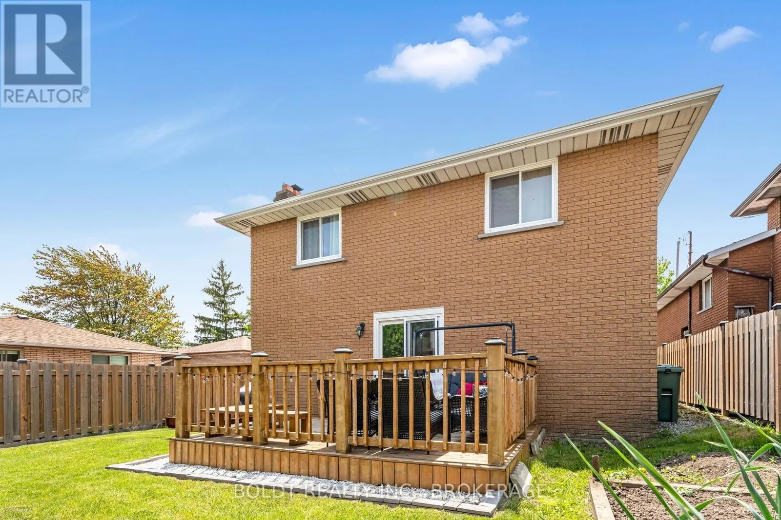 124 QUAKER CRESCENT