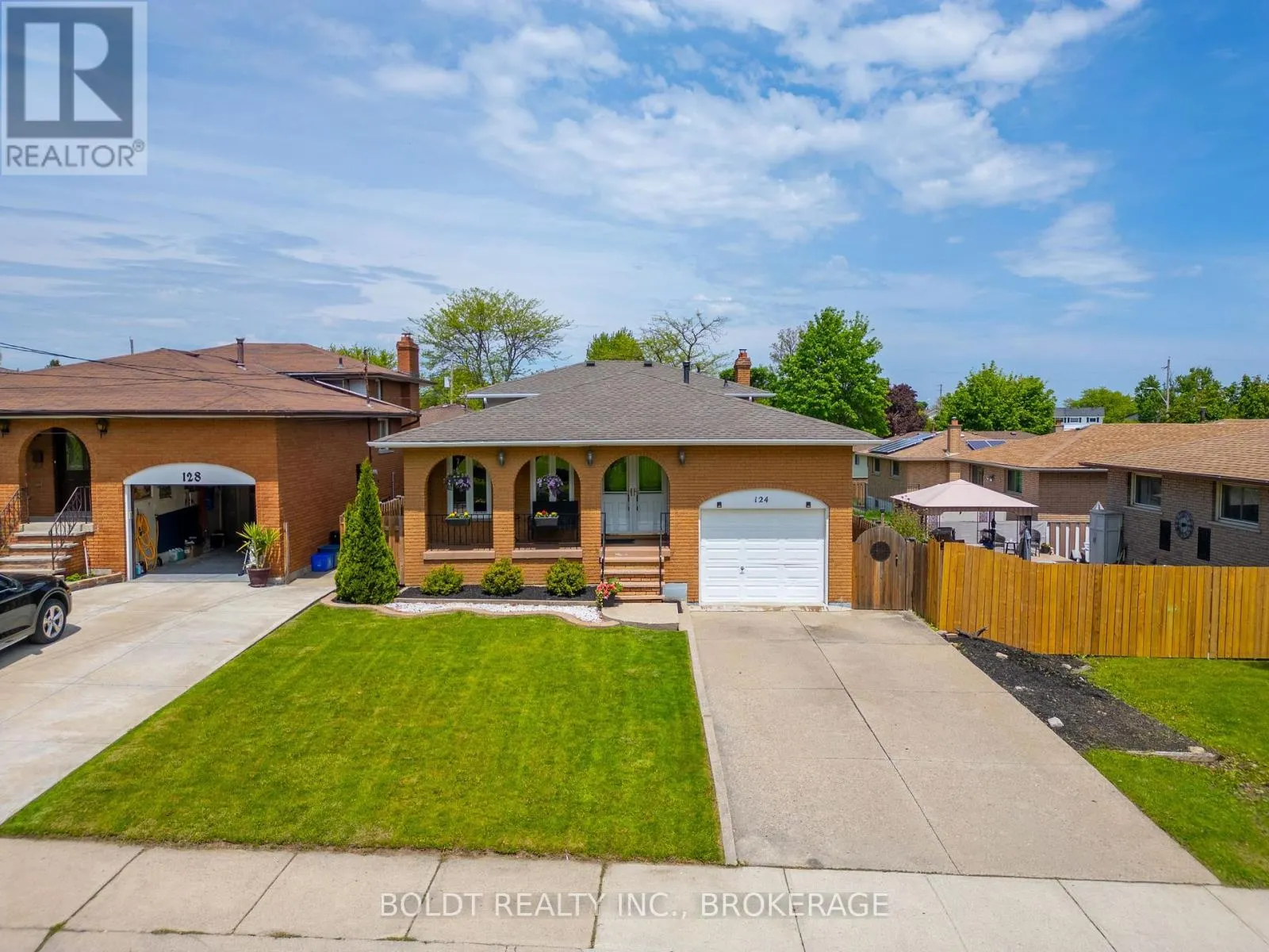 124 QUAKER CRESCENT
