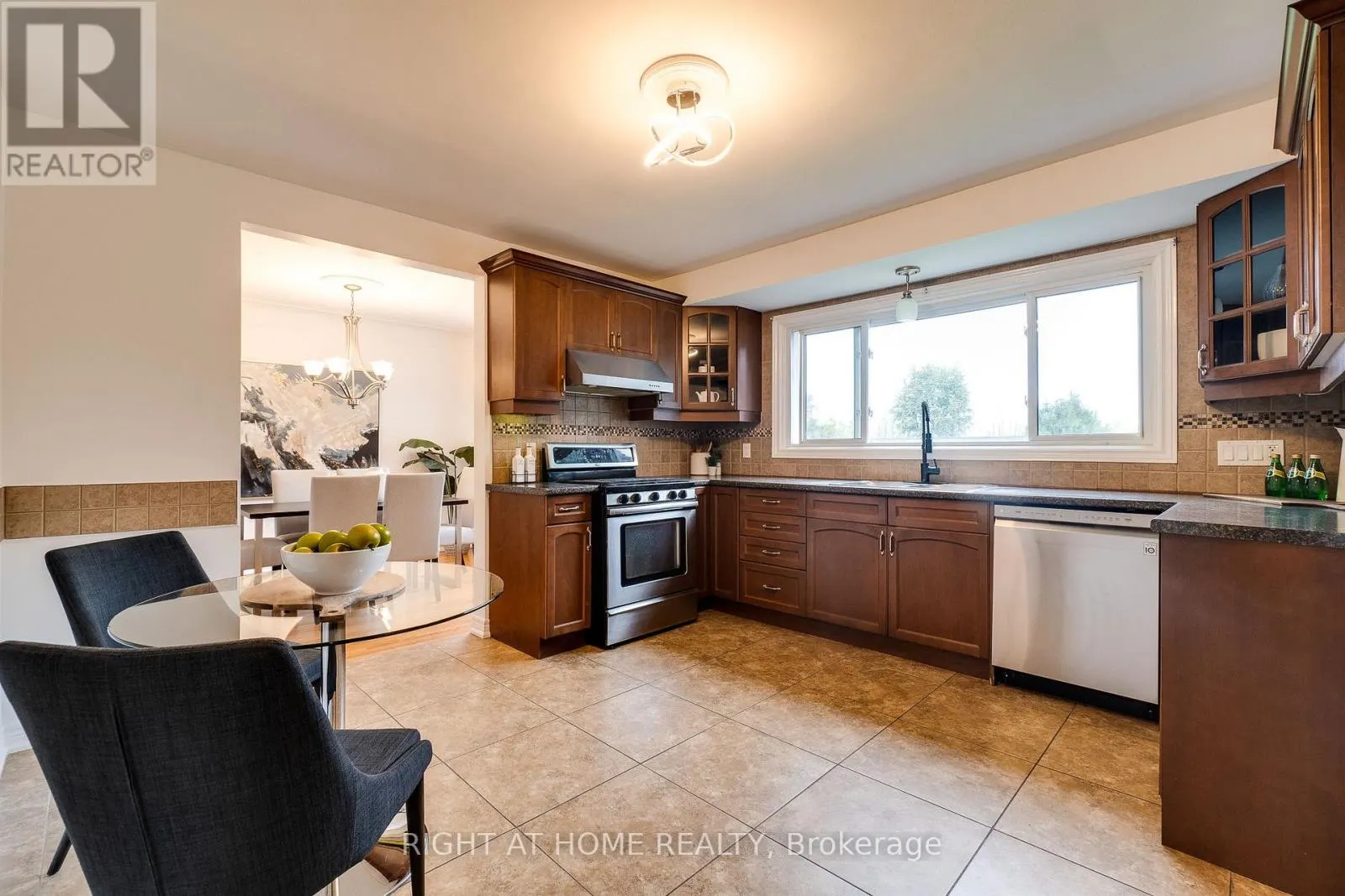 435 PARKSIDE DRIVE