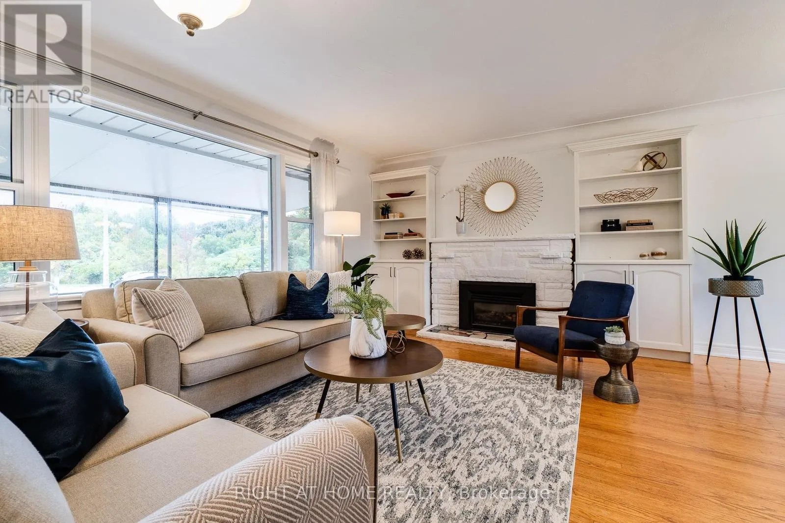 435 PARKSIDE DRIVE