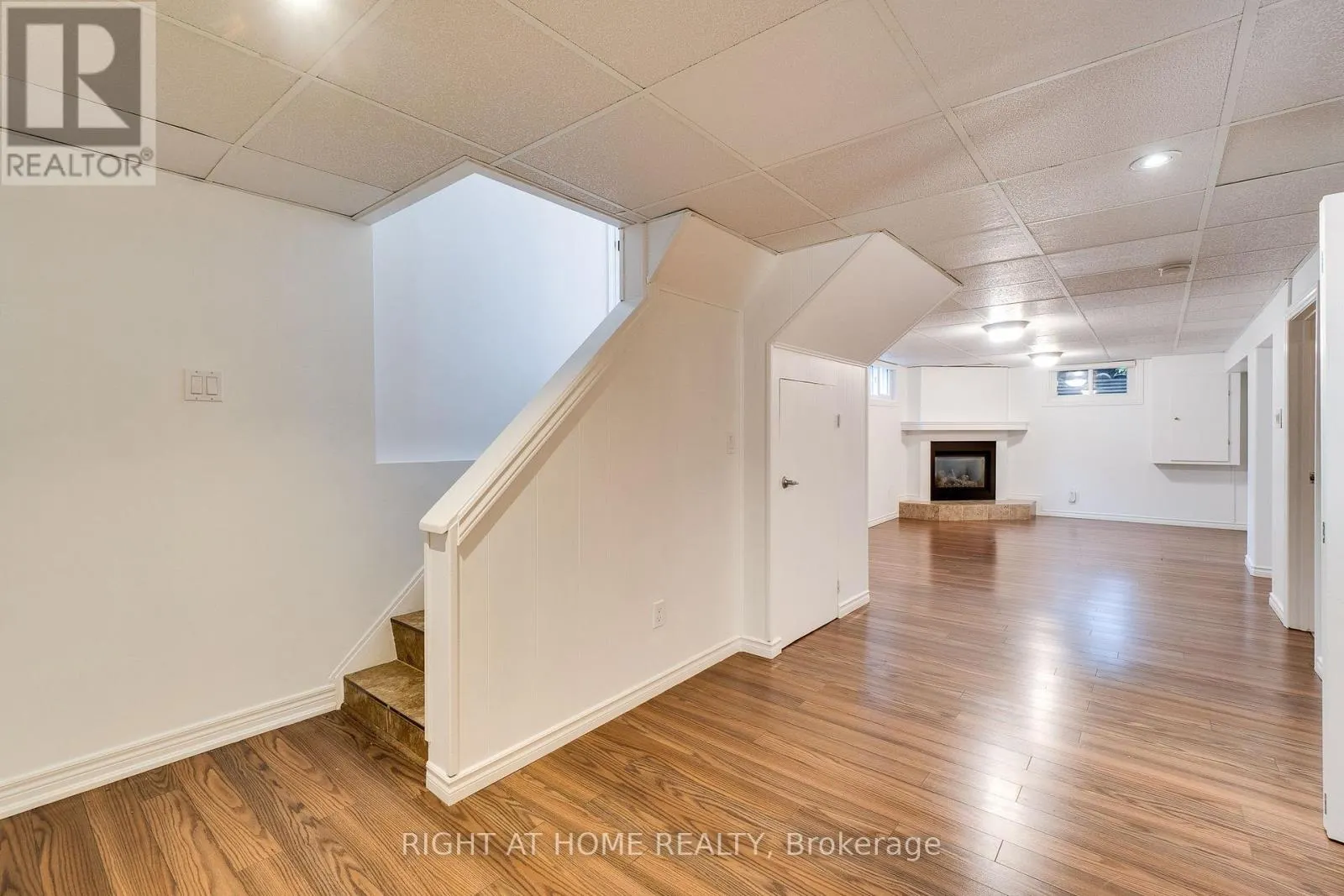 435 PARKSIDE DRIVE