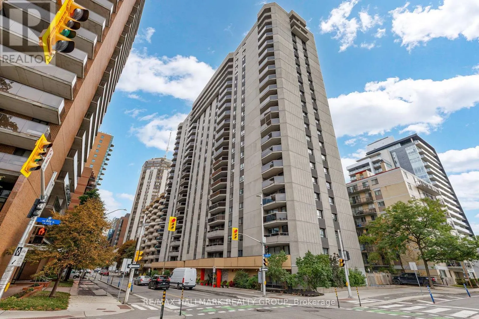 402 - 470 LAURIER AVENUE W