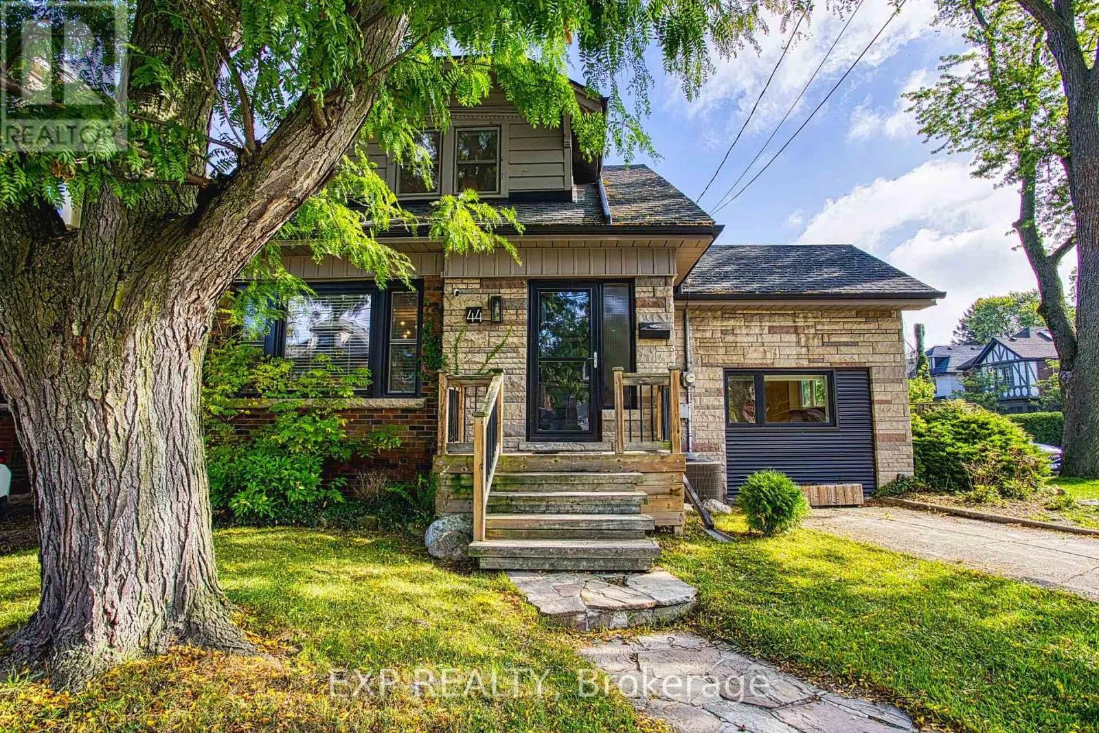 44 PAISLEY AVENUE N