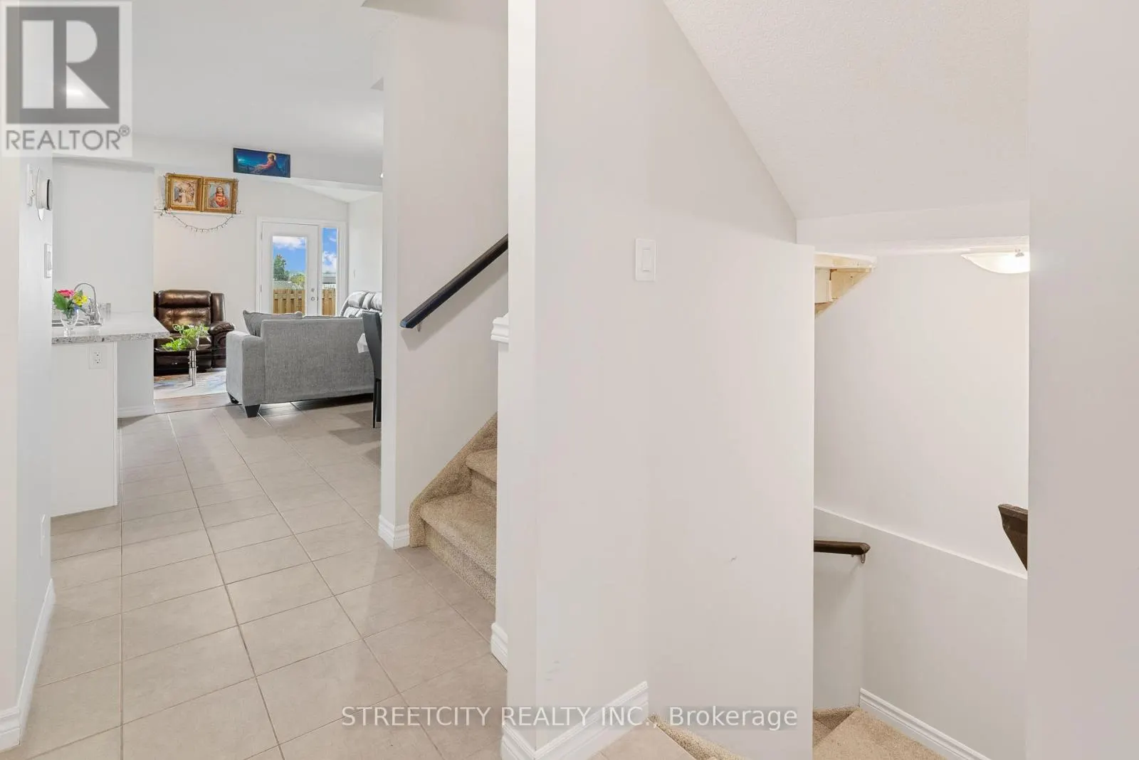 307 KENNINGTON WAY