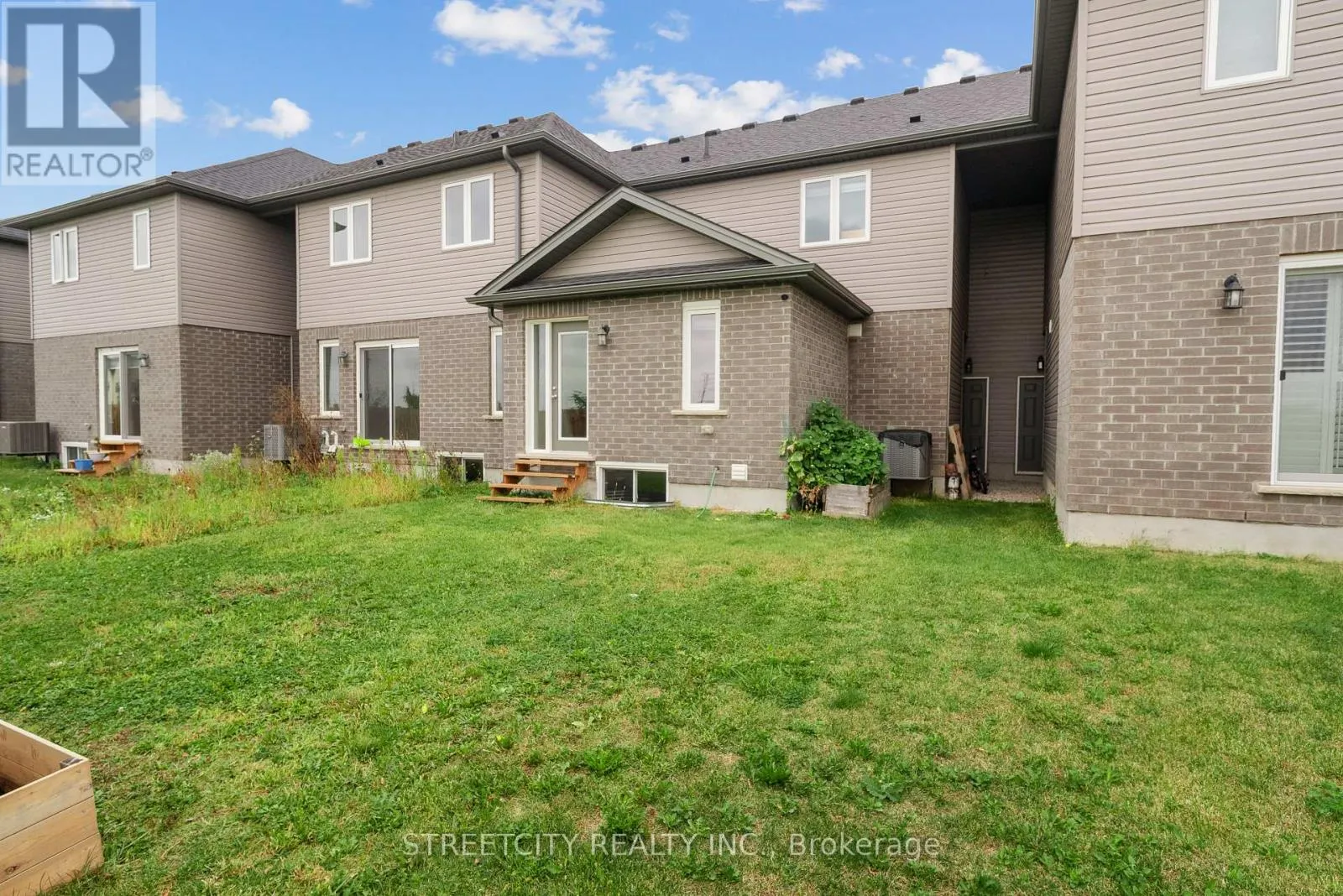307 KENNINGTON WAY