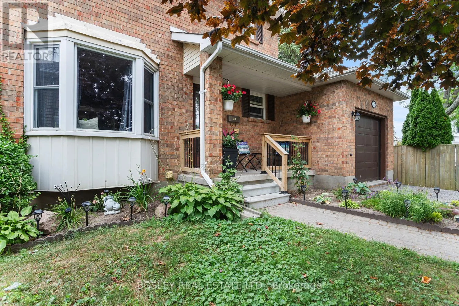 687 MACKECHNIE CRESCENT