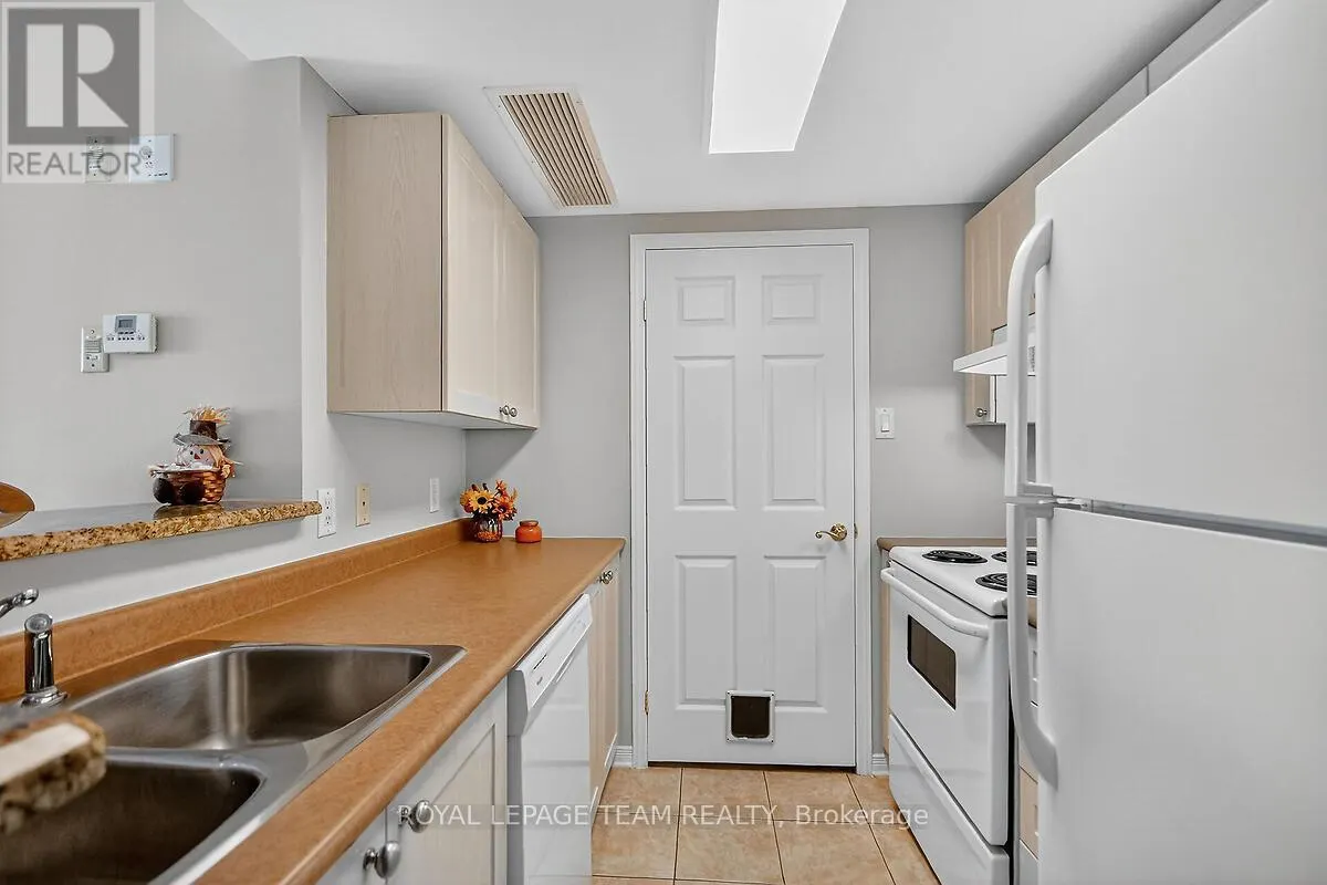 8F - 310 CENTRAL PARK DRIVE