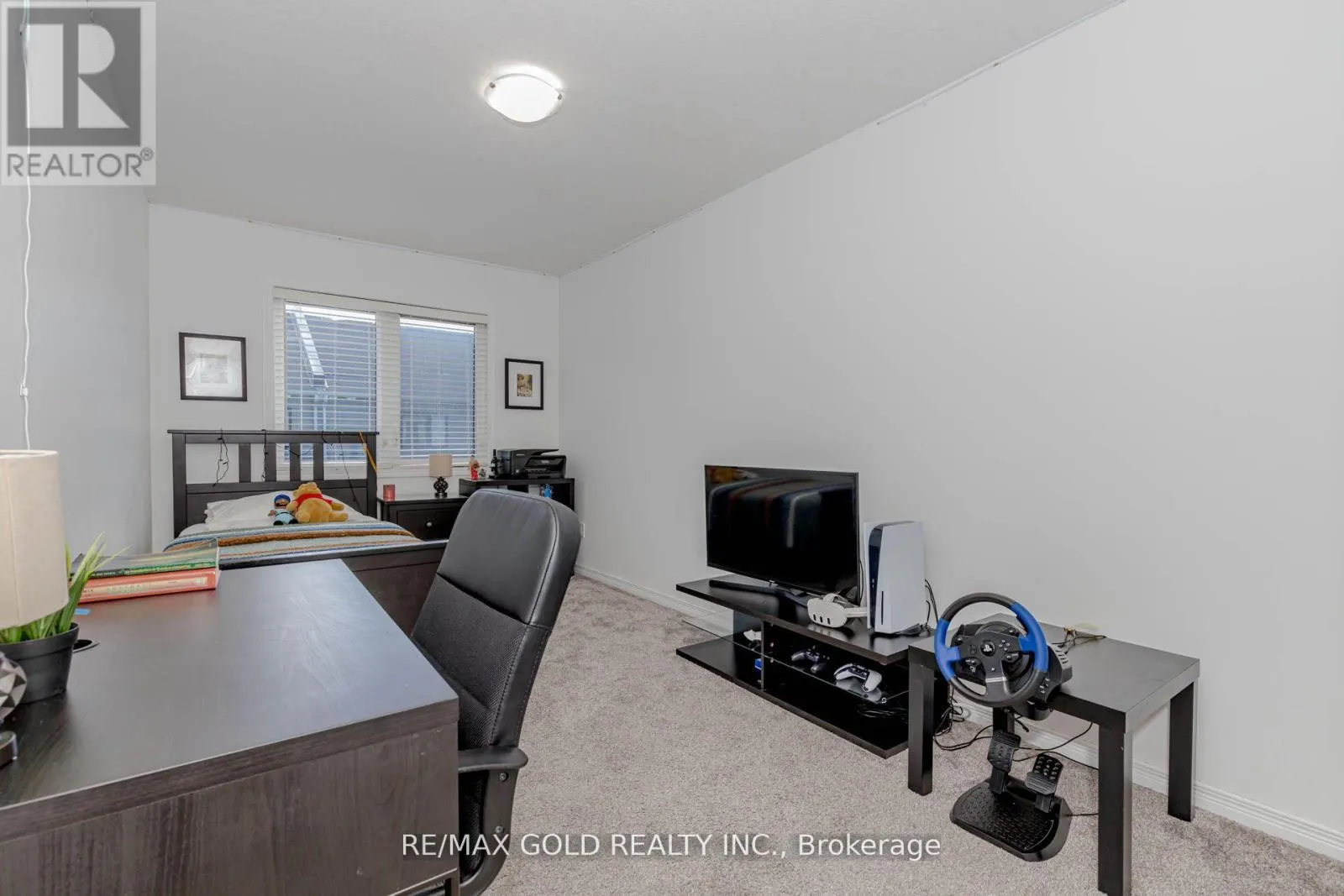 208 WOODMEADOW COURT