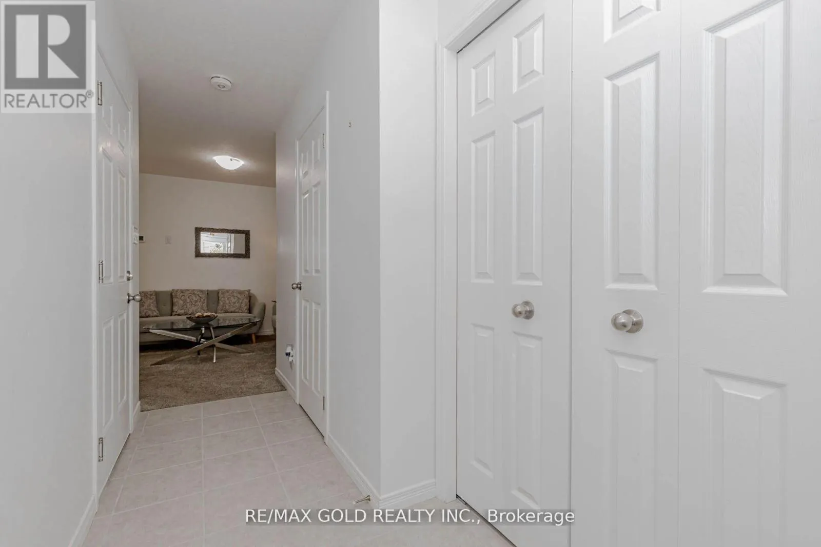 208 WOODMEADOW COURT