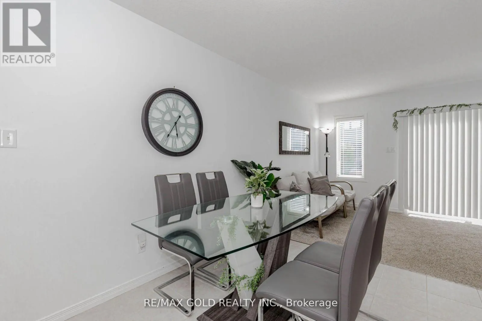 208 WOODMEADOW COURT