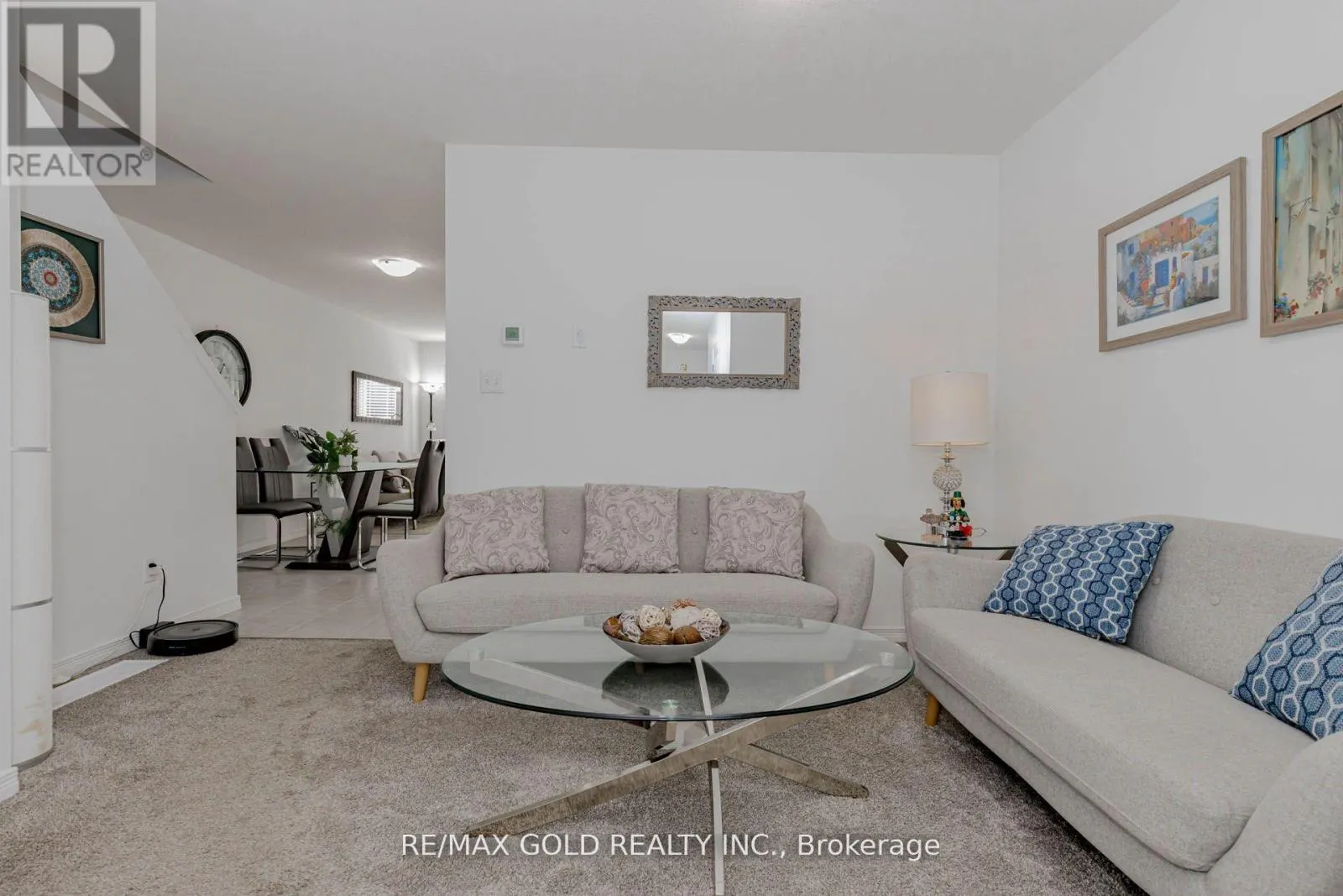 208 WOODMEADOW COURT
