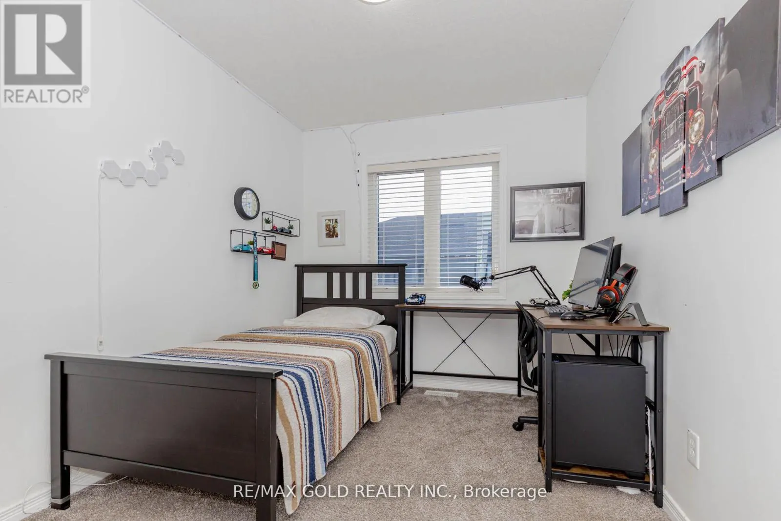 208 WOODMEADOW COURT