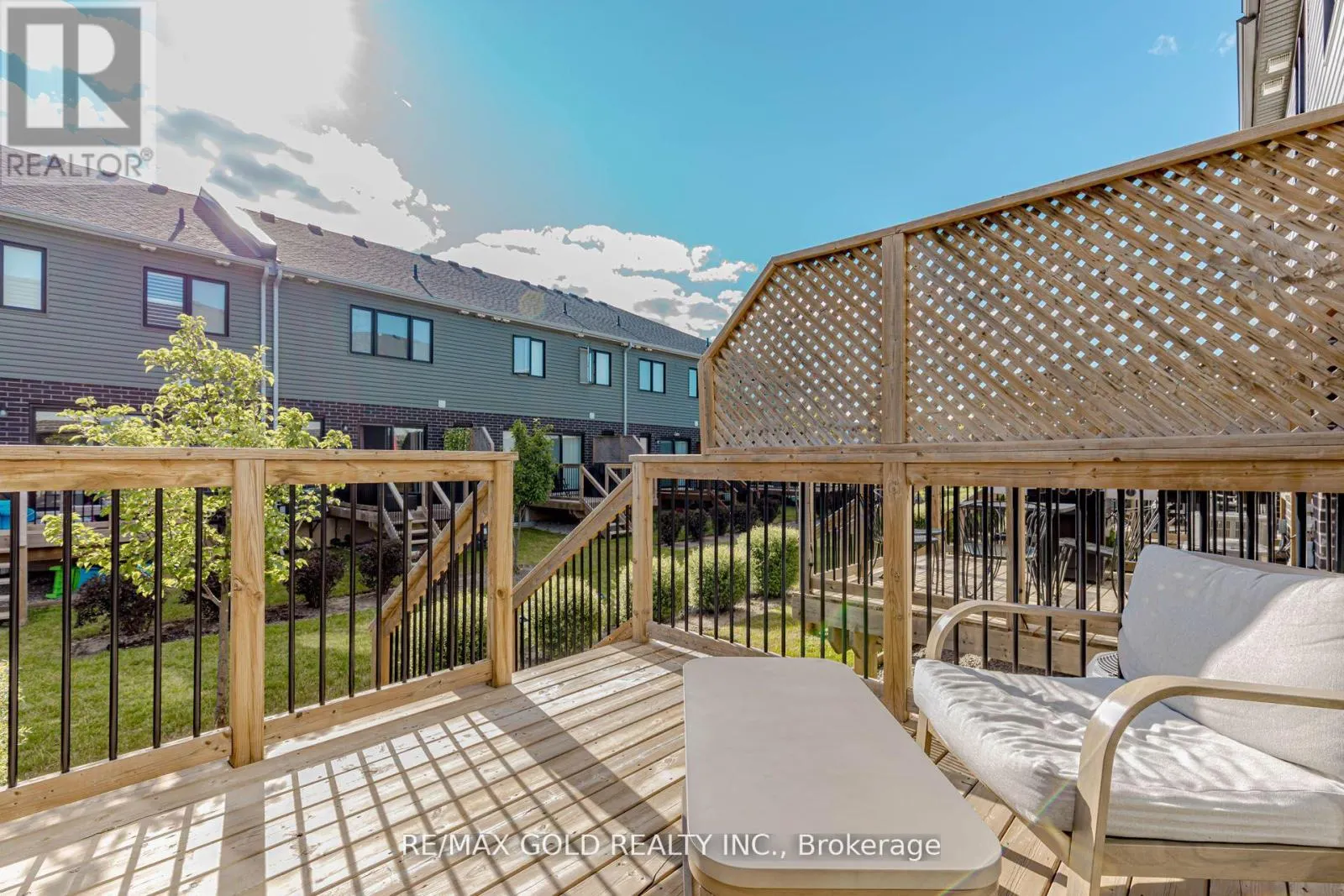 208 WOODMEADOW COURT