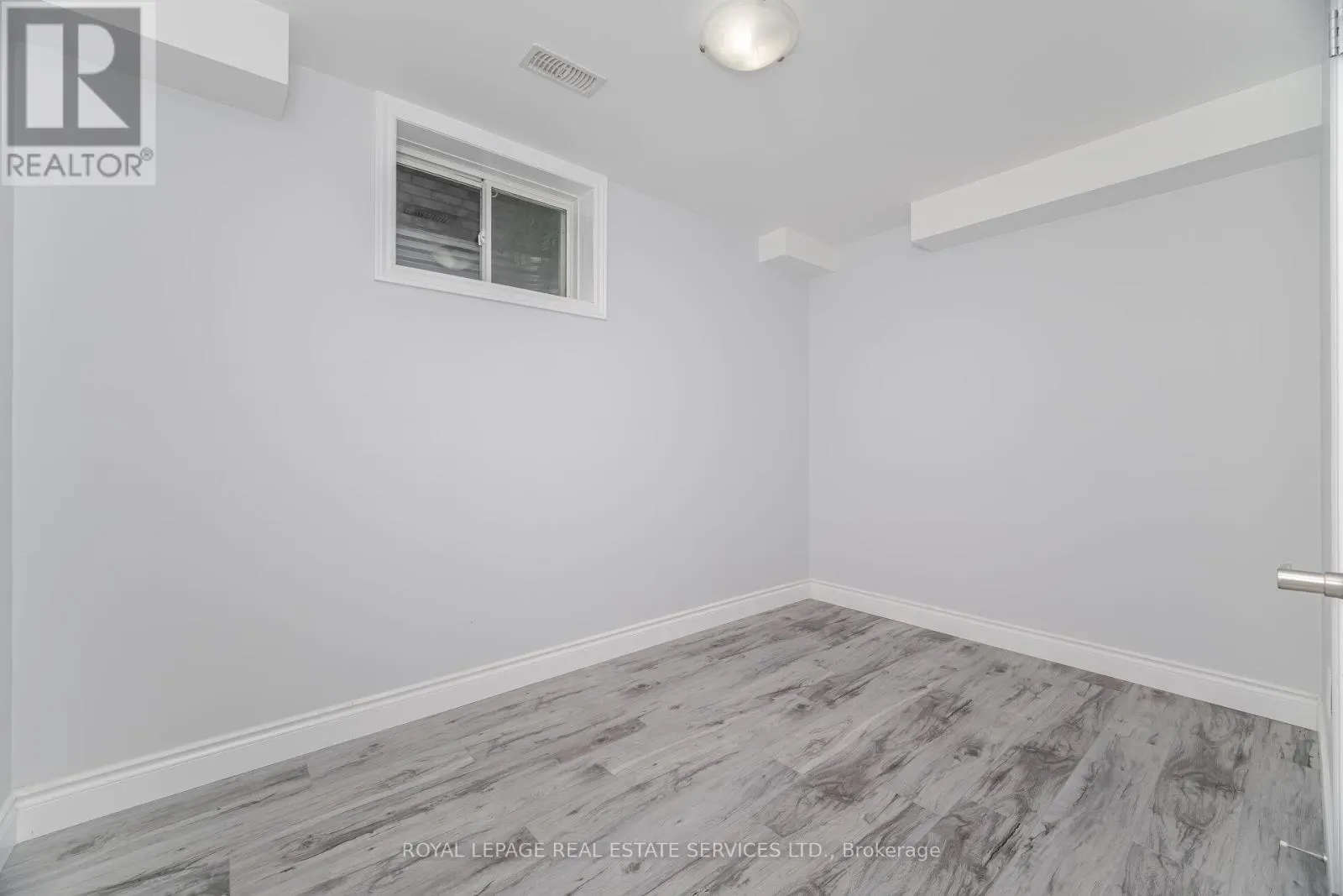 80 SPARROW AVENUE