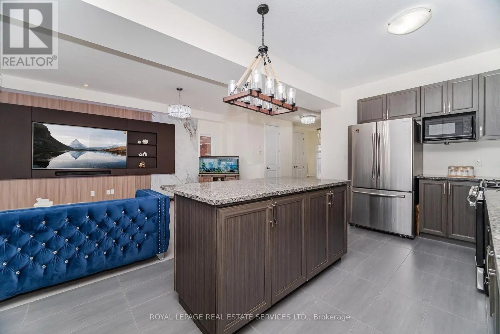 80 SPARROW AVENUE