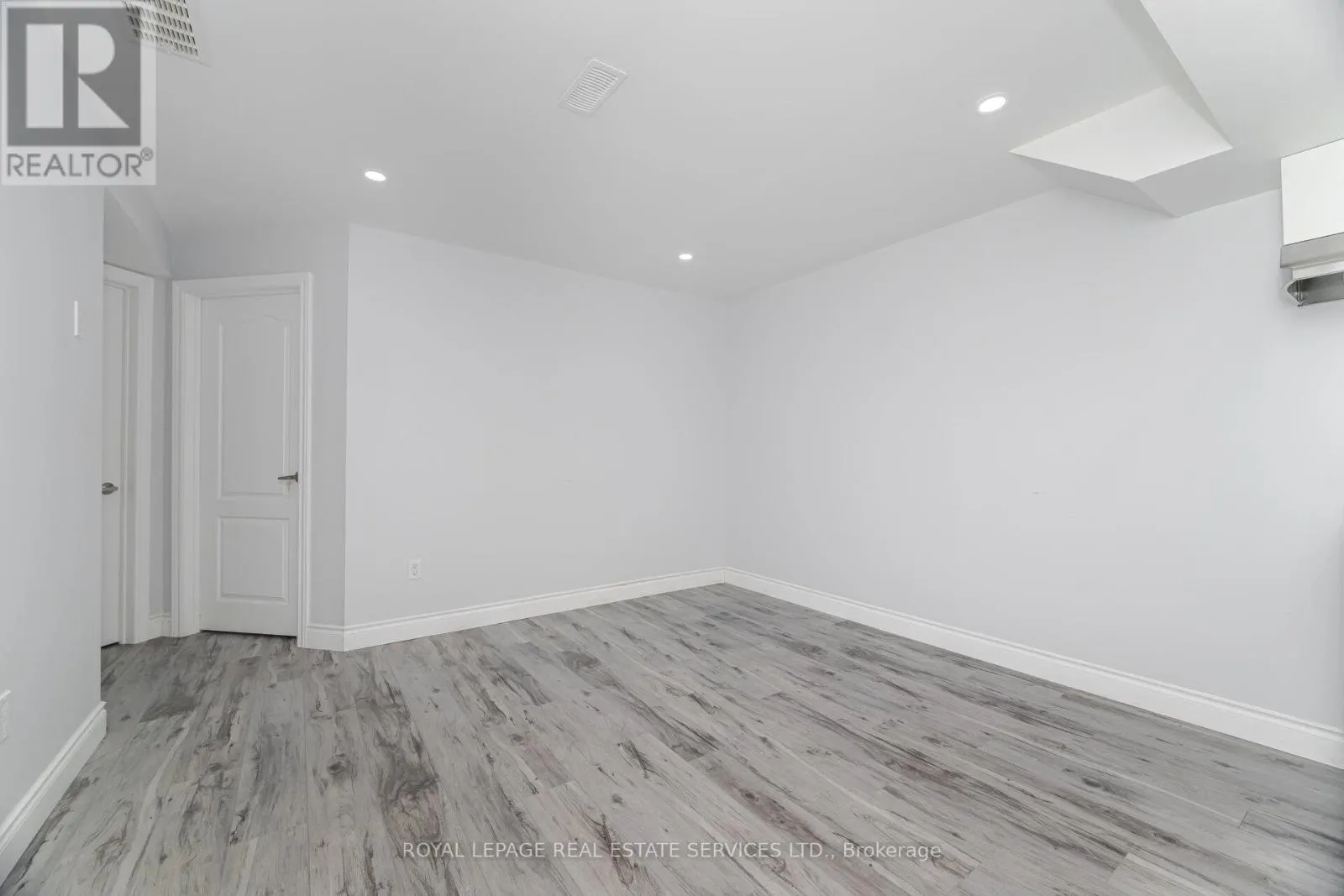 80 SPARROW AVENUE