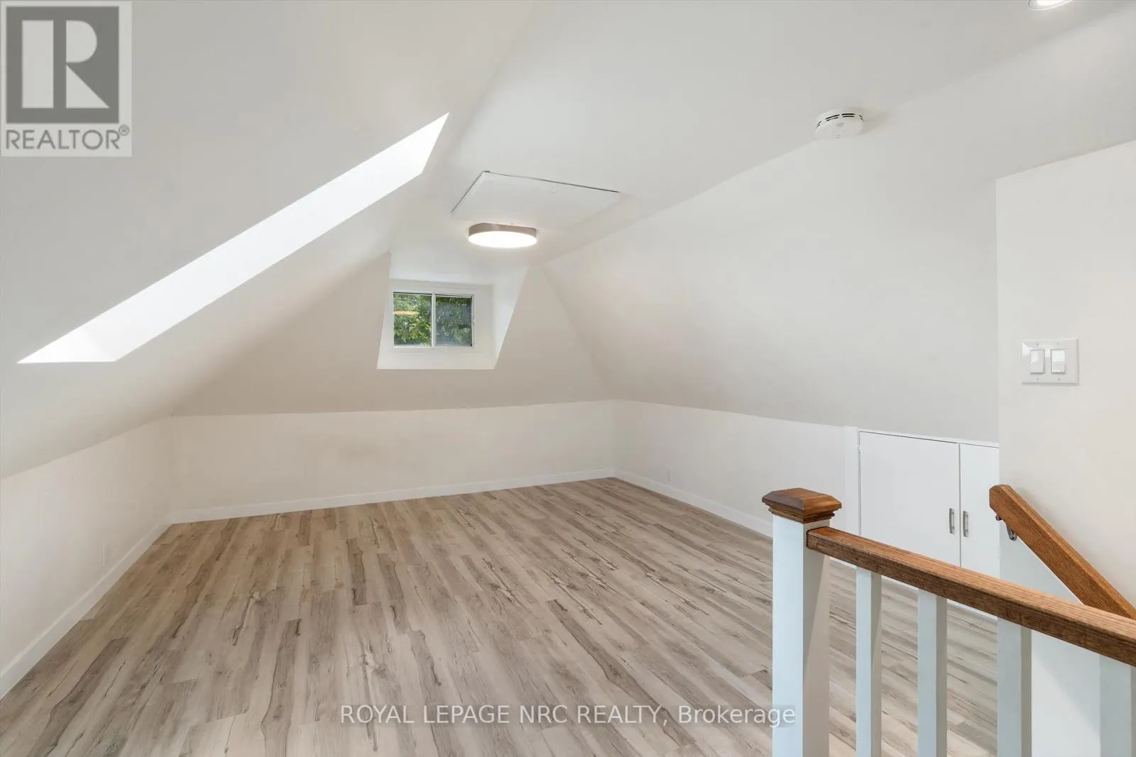 27 MAPLECREST AVENUE