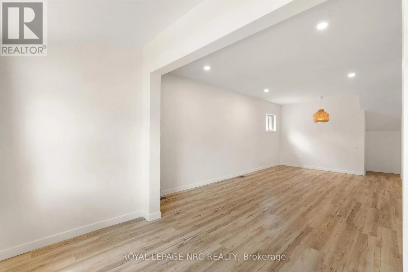 27 MAPLECREST AVENUE