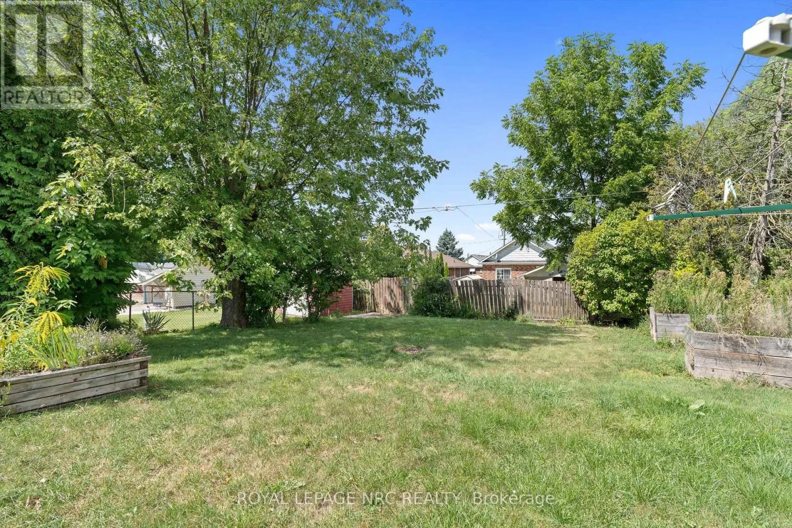 27 MAPLECREST AVENUE