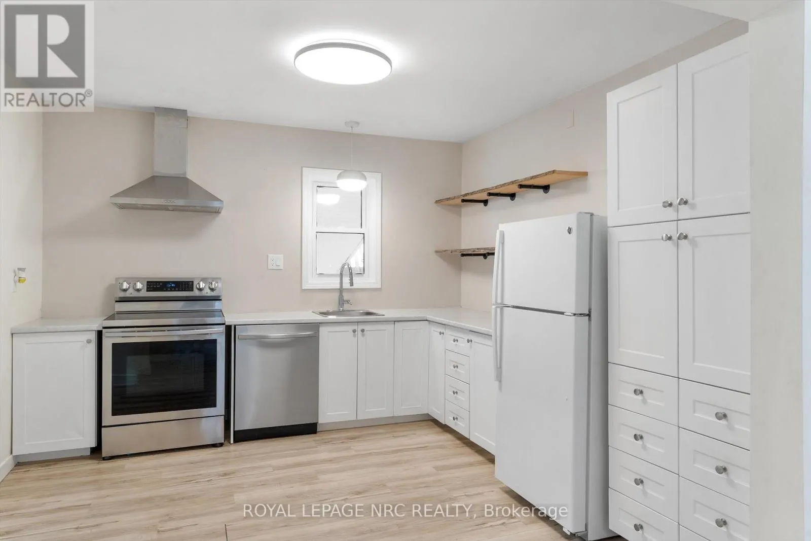 27 MAPLECREST AVENUE