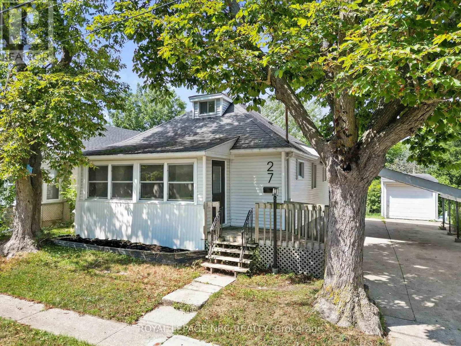 27 MAPLECREST AVENUE