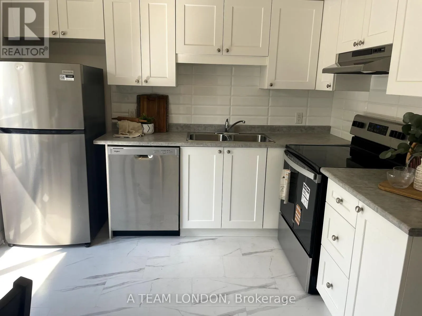 44 - 355 SANDRINGHAM CRESCENT, #44