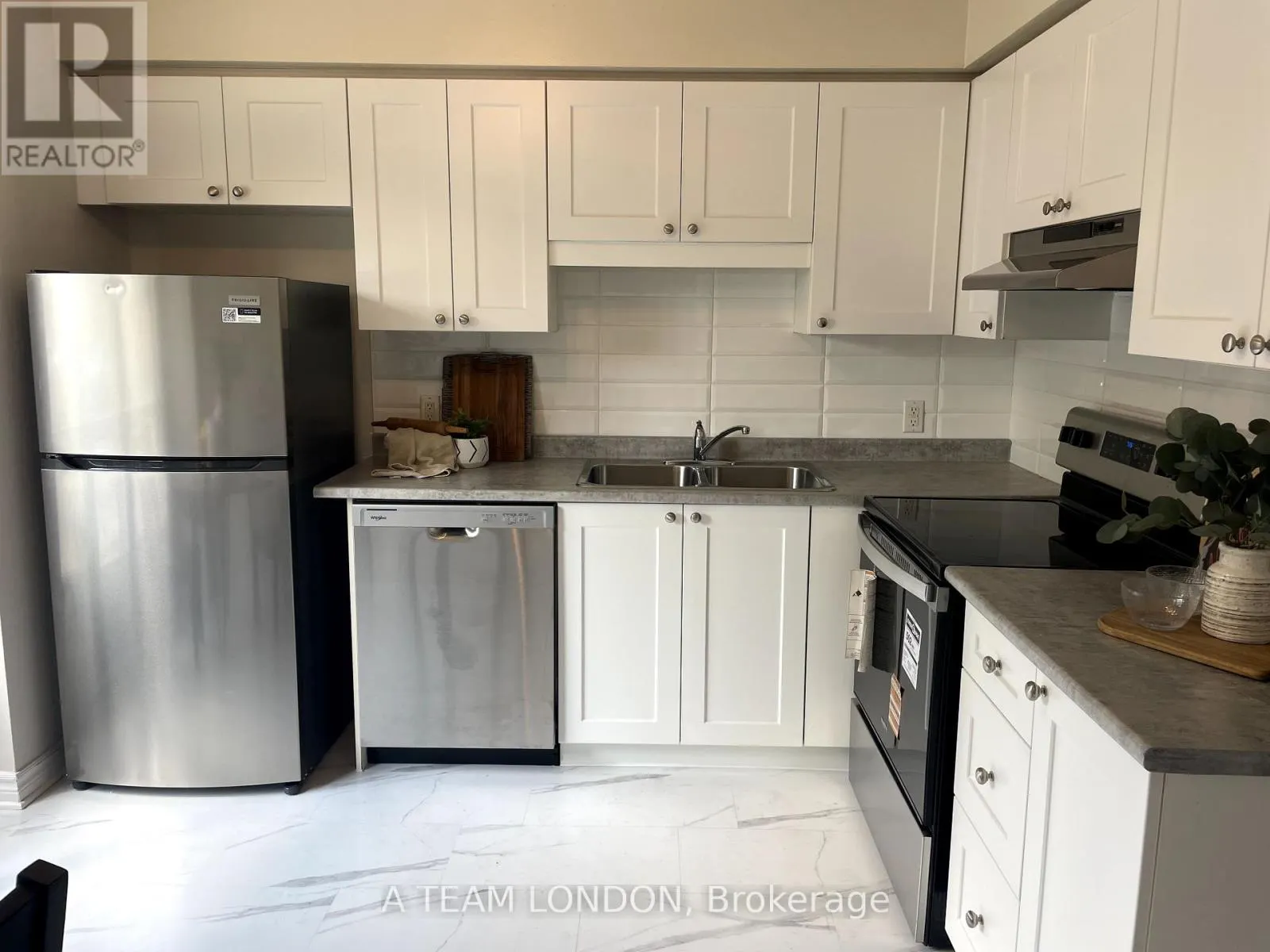44 - 355 SANDRINGHAM CRESCENT, #44
