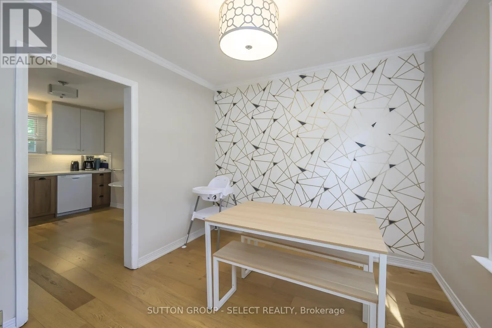 469 RIVERSIDE DRIVE
