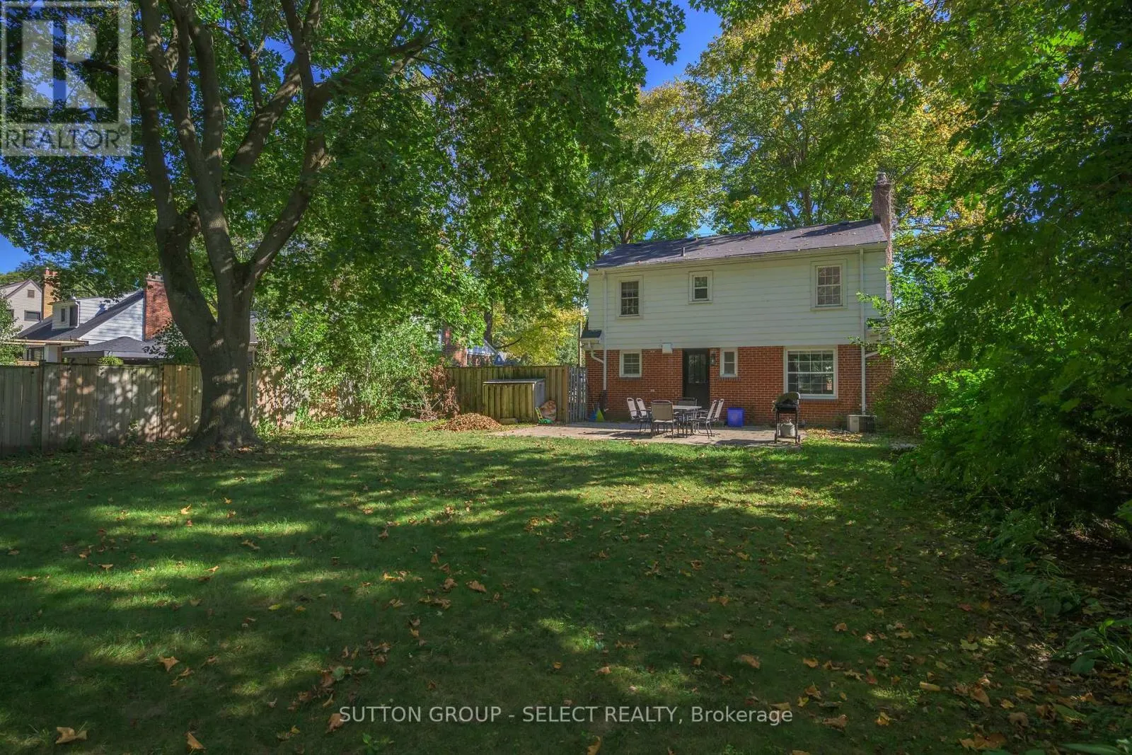 469 RIVERSIDE DRIVE