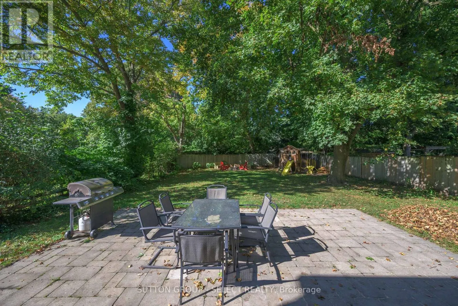 469 RIVERSIDE DRIVE
