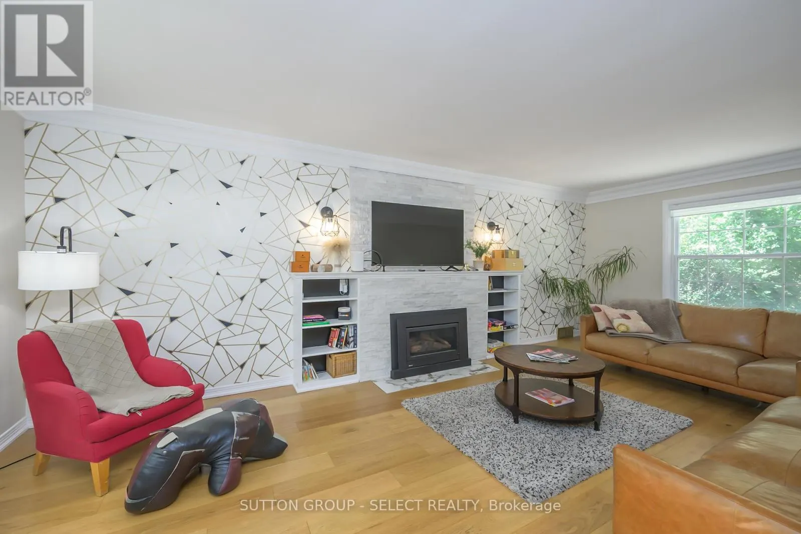469 RIVERSIDE DRIVE