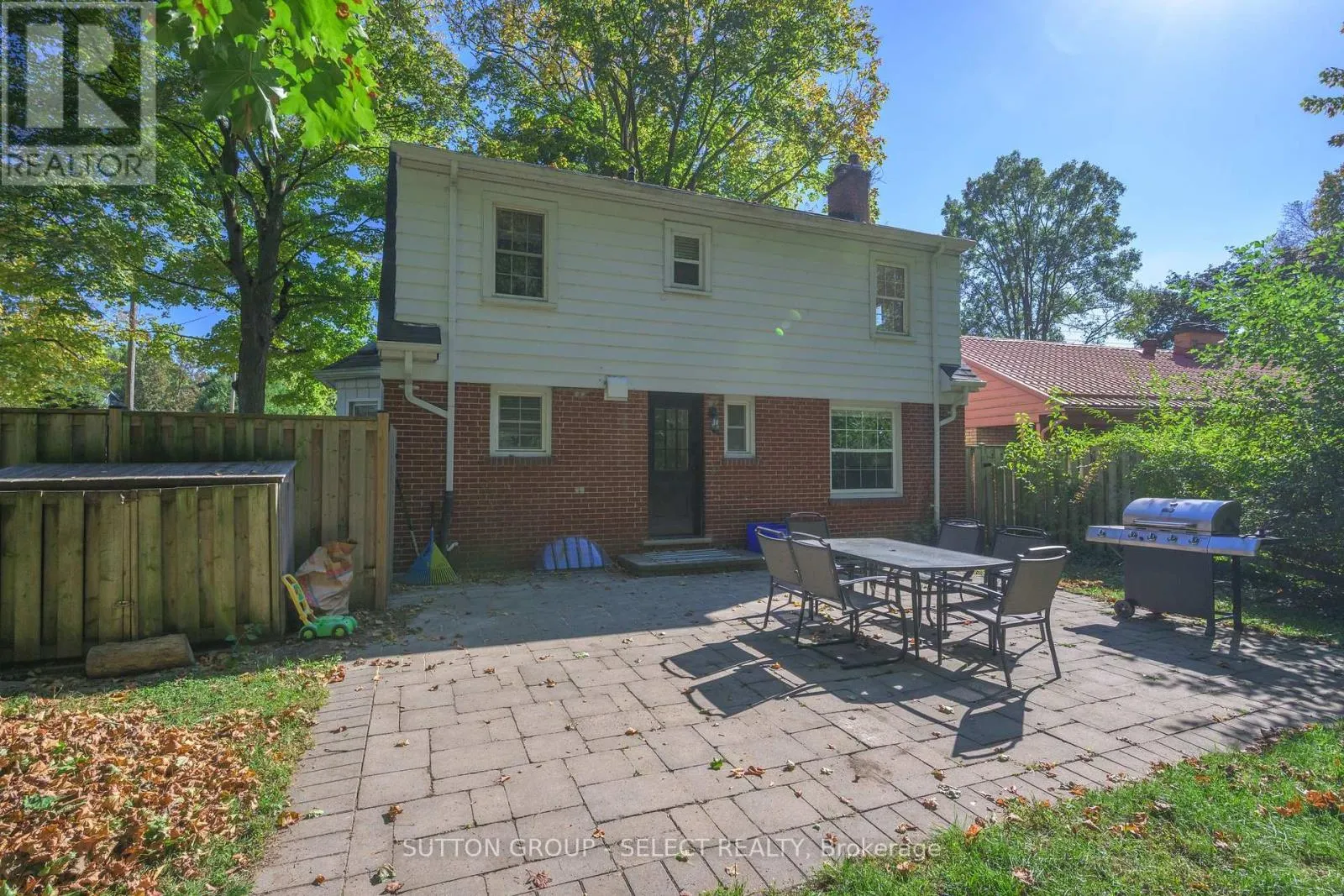 469 RIVERSIDE DRIVE
