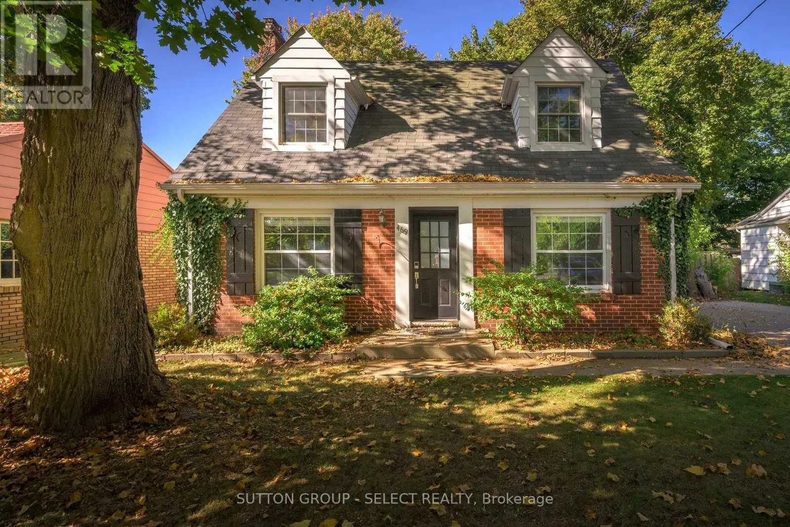469 RIVERSIDE DRIVE