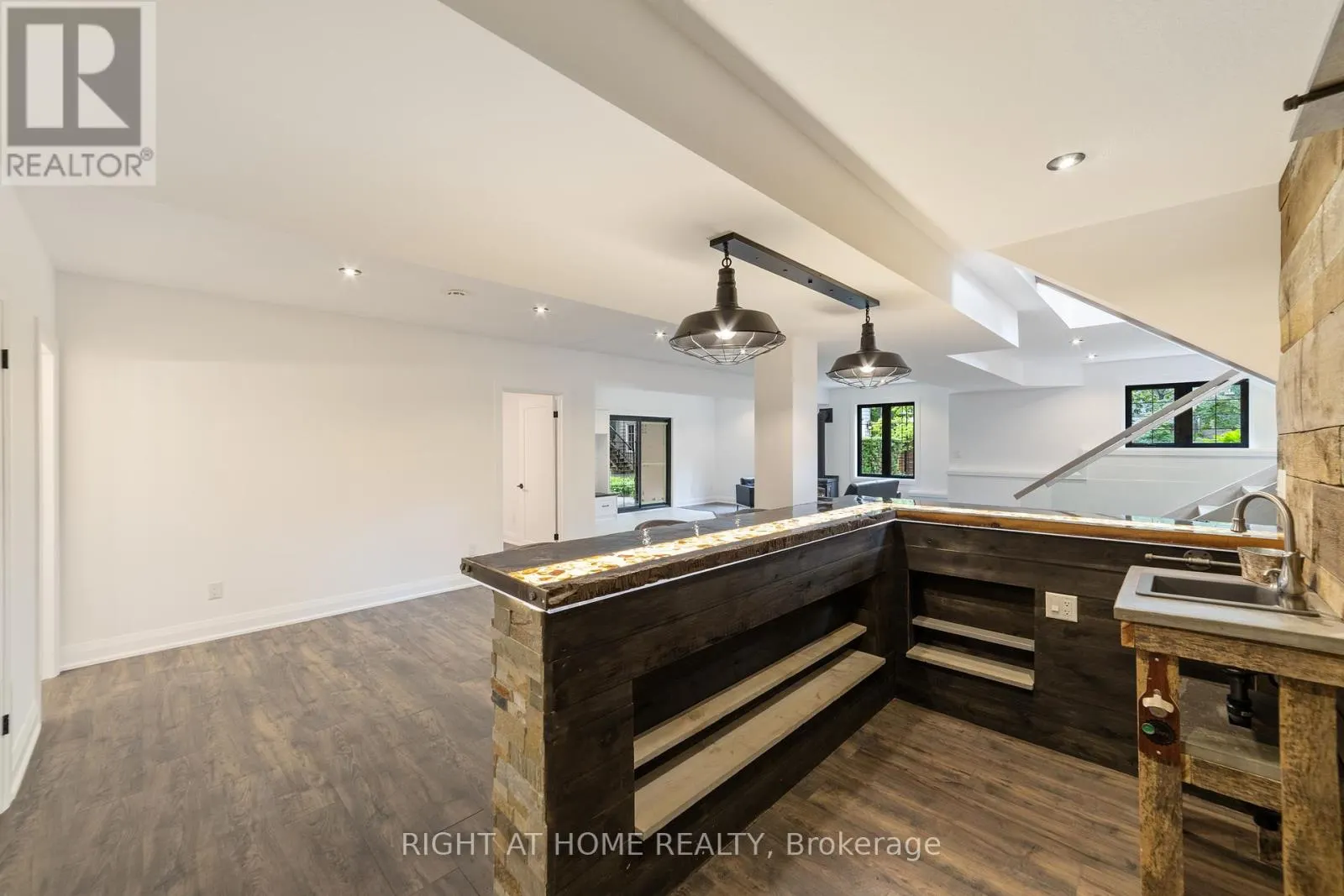 515 HAMILTON DRIVE