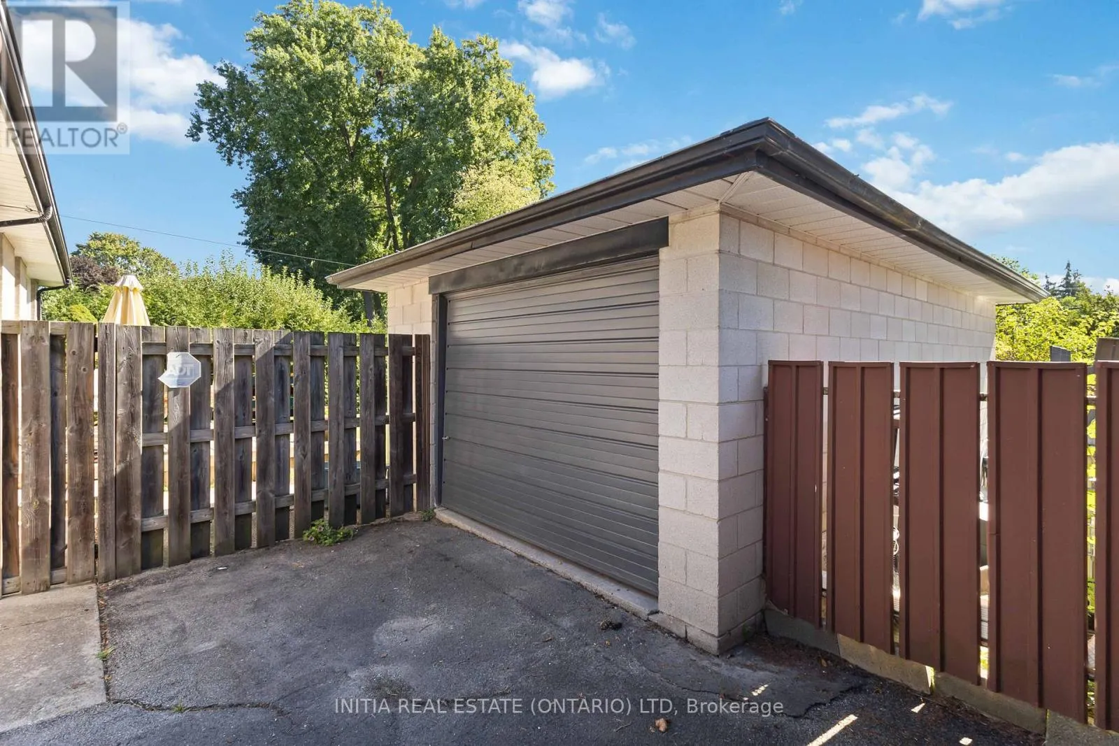 1803 WHITEHALL DRIVE
