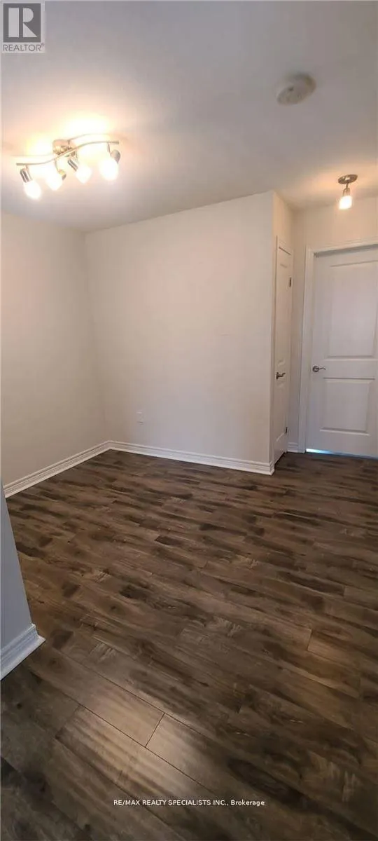 62 - 8 LAKELAWN ROAD
