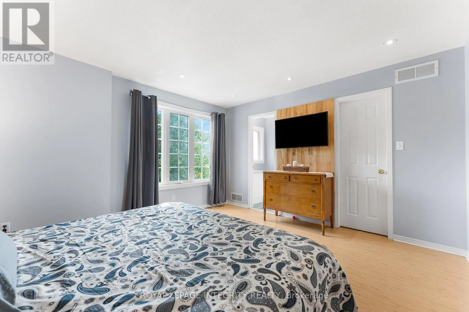 5 BANCHORY CRESCENT