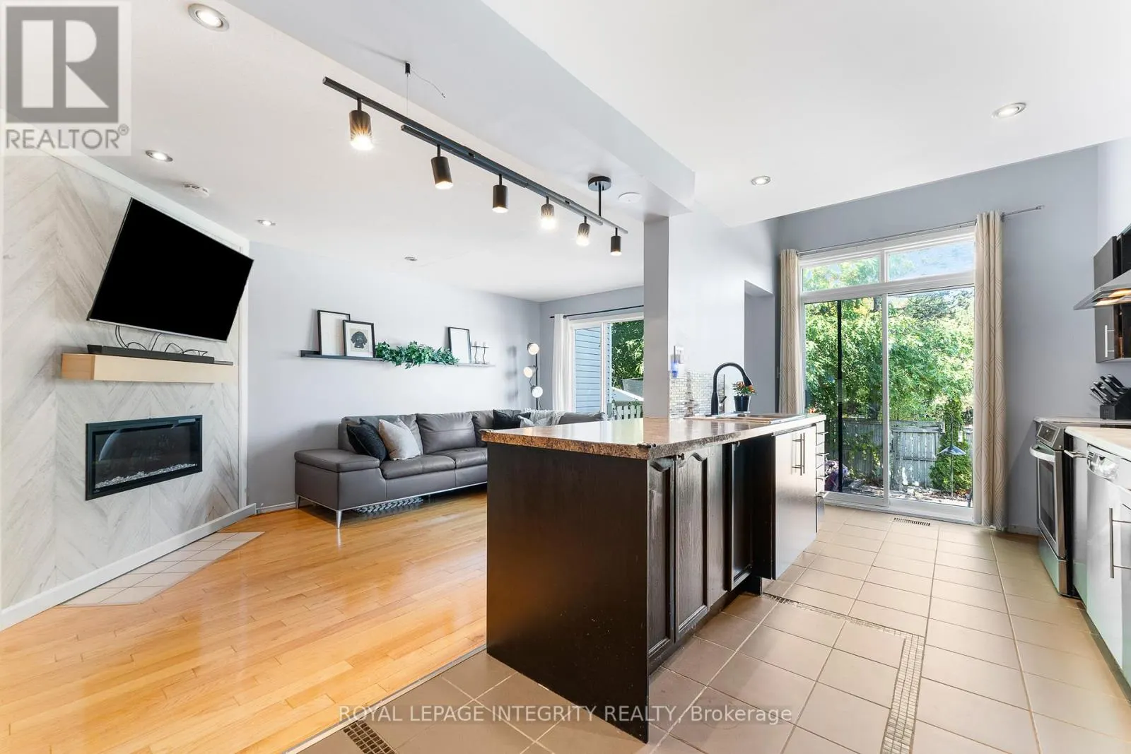 5 BANCHORY CRESCENT