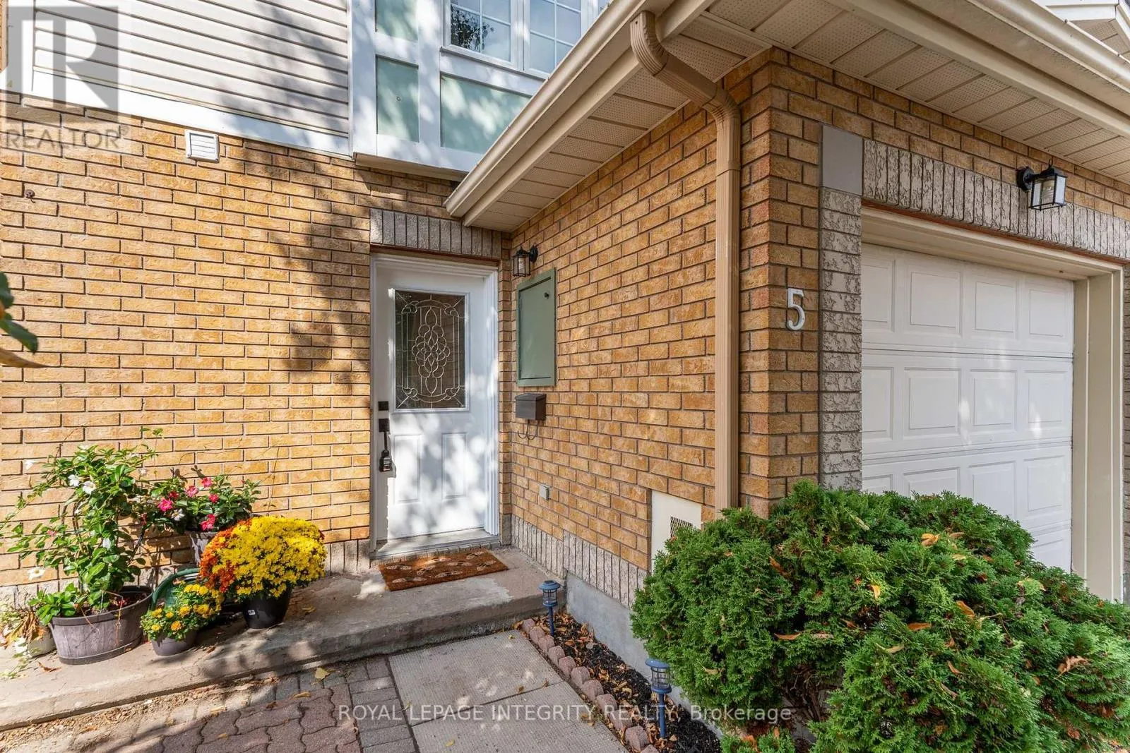 5 BANCHORY CRESCENT