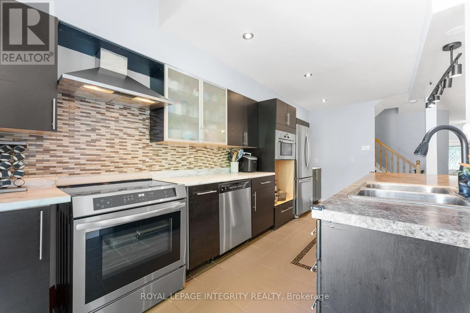 5 BANCHORY CRESCENT