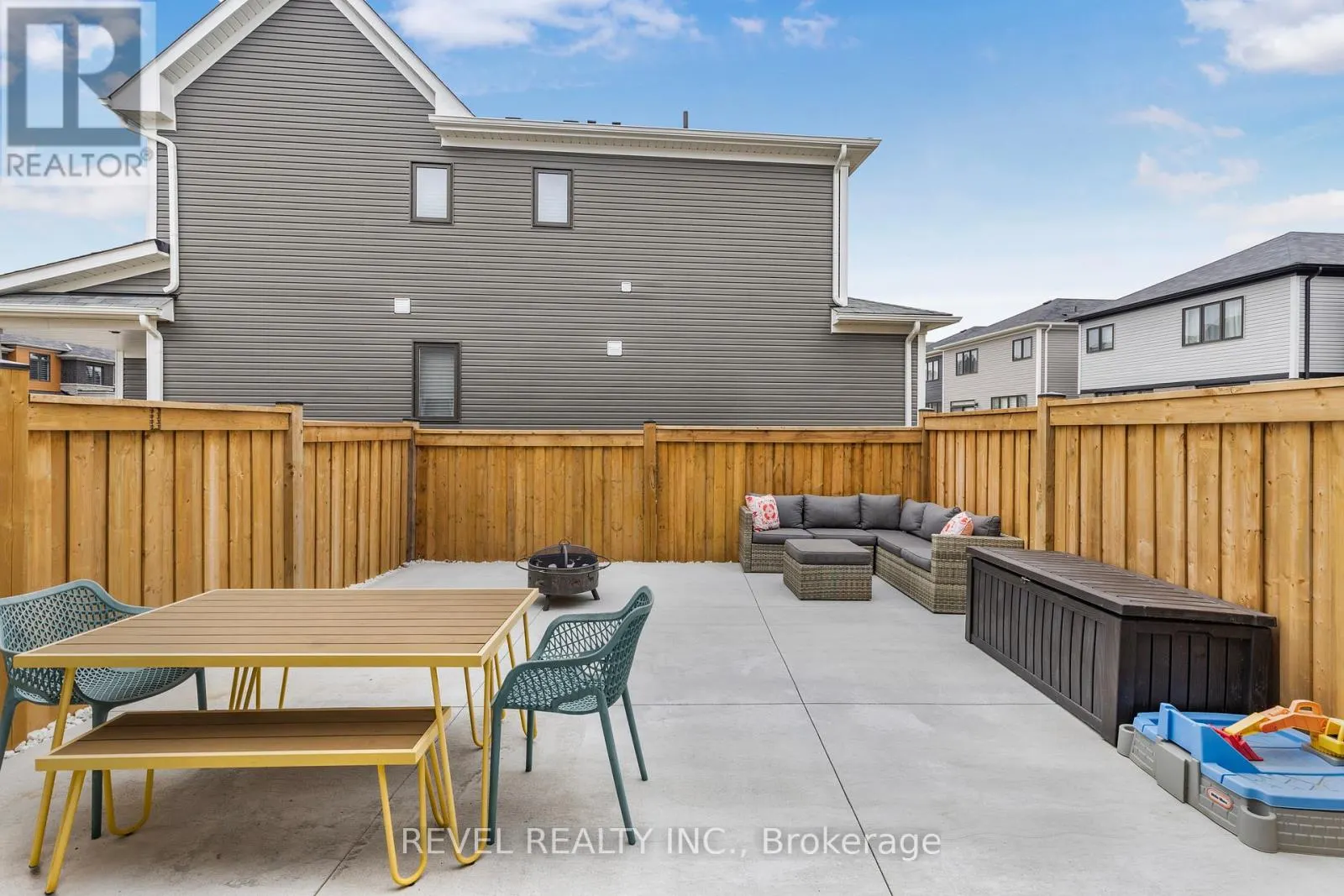 154 MACLACHLAN AVENUE