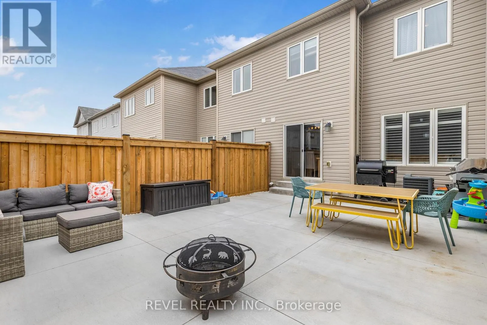 154 MACLACHLAN AVENUE
